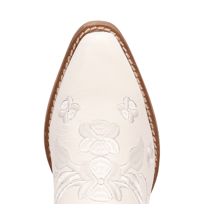 PRODUCT SHOT SWEETHEART LEATHER BOOTIE AT TOE ANGLE