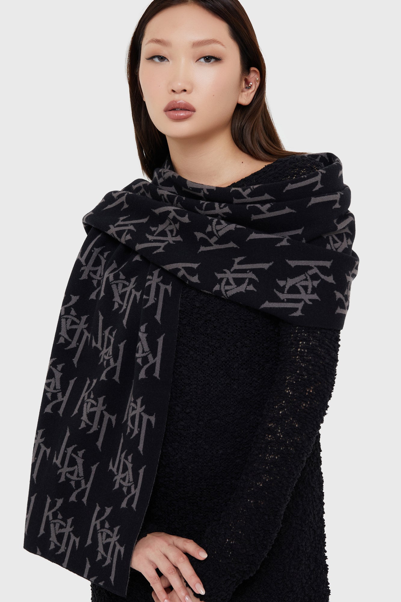 Kihilist Scarf