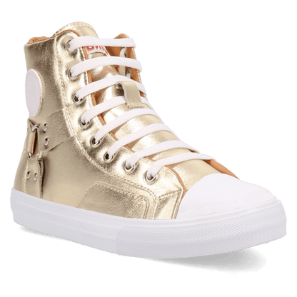 PRODUCT SHOT KNARLY SNEAKER AT 45 DEGREE ANGLE