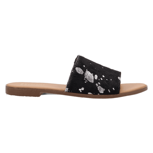 PRODUCT SHOT MOO MOO SANDAL AT 90 DEGREE INSIDE ANGLE