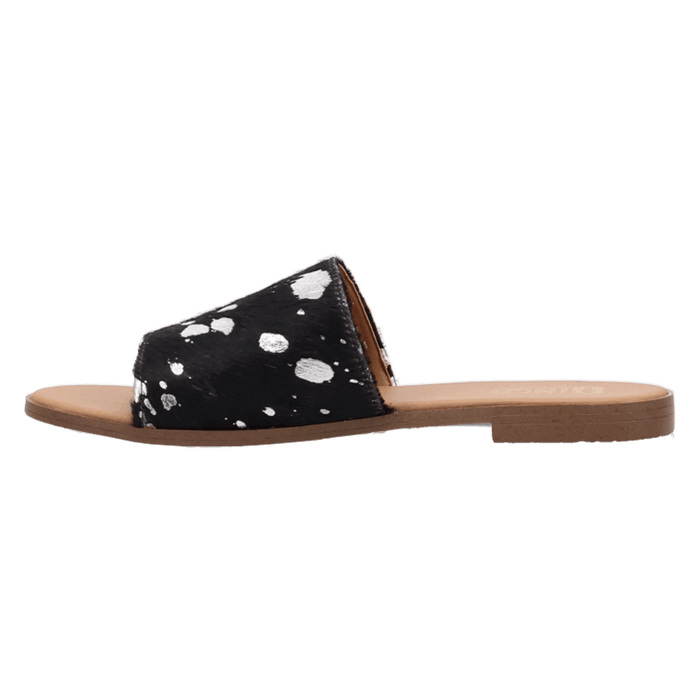 PRODUCT SHOT MOO MOO SANDAL AT 135 DEGREE OUTSIDE ANGLE