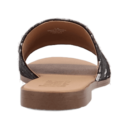 PRODUCT SHOT MOO MOO SANDAL AT 180 DEGREE BACK ANGLE
