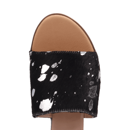 PRODUCT SHOT MOO MOO SANDAL AT TOE ANGLE