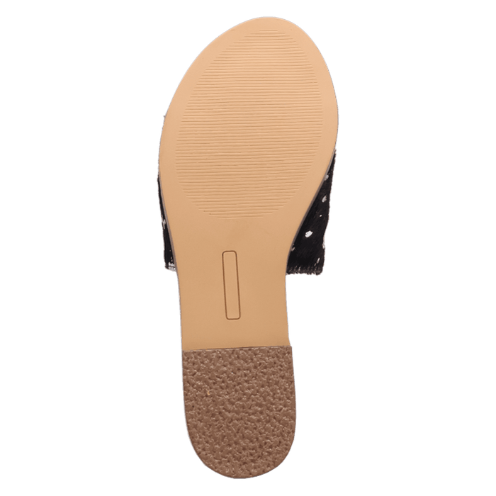 PRODUCT SHOT MOO MOO SANDAL AT OUTSOLE ANGLE