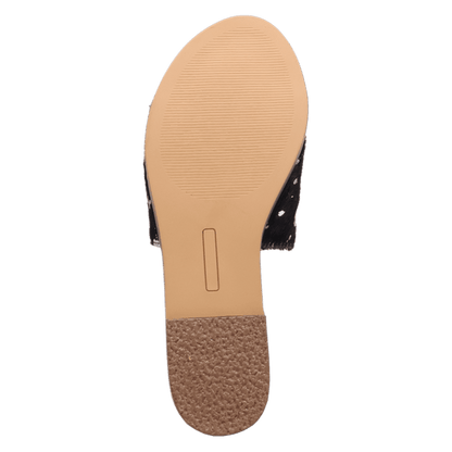 PRODUCT SHOT MOO MOO SANDAL AT OUTSOLE ANGLE