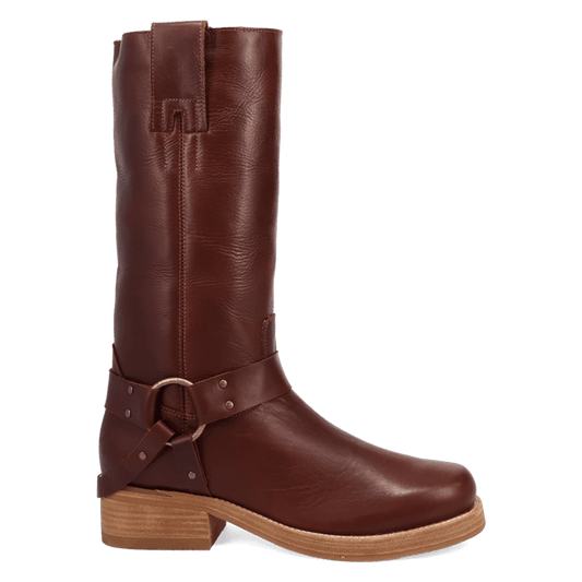 PRODUCT SHOT RIP LEATHER BOOT AT 90 DEGREE INSIDE ANGLE