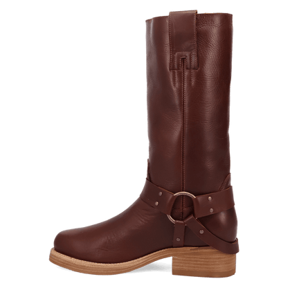 PRODUCT SHOT RIP LEATHER BOOT AT 135 DEGREE OUTSIDE ANGLE